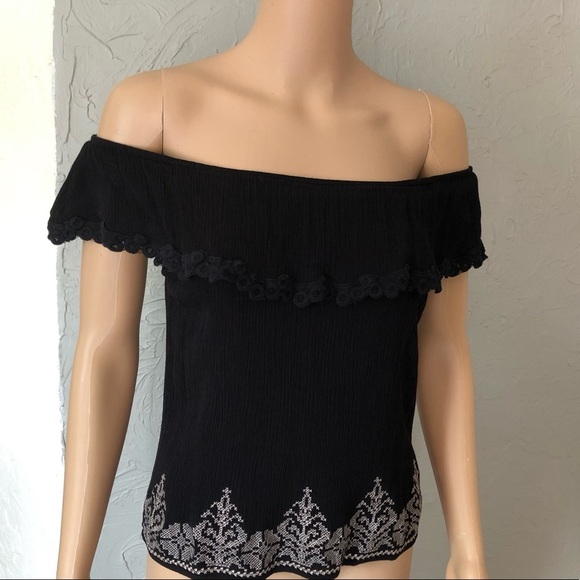 Chloe K Embroidered Off-Shoulder Lace Trim Top - Picture 6 of 8
